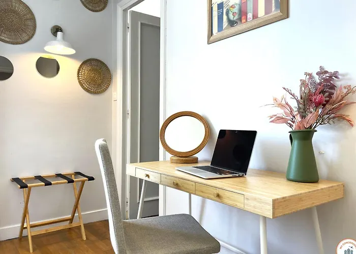 Apartment Le Penthouse - Vue Centre Ville, Proche Gare Sncf